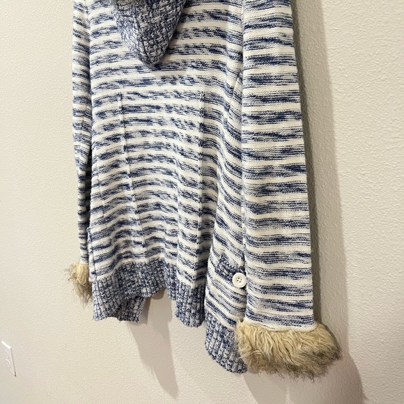 Women’s button down cable knit cardigan fur collar - Picture 10 of 10